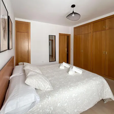 Mercedes - Nueva Apertura *