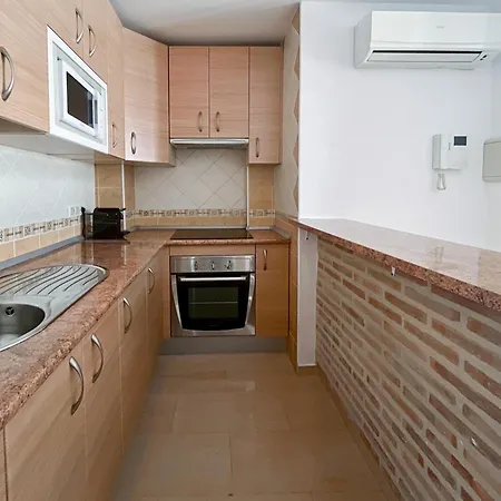 Mercedes - Nueva Apertura * Fuengirola