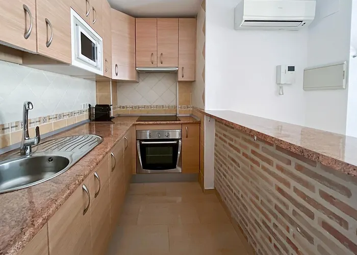 Mercedes - Nueva Apertura * Fuengirola